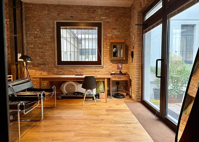 Luxury Wood Loft Apartment *